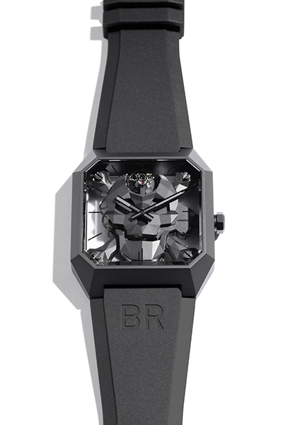 اخرج عن المألوف واكمل اطلالتك مع ساعة Bell & Ross الجديدة